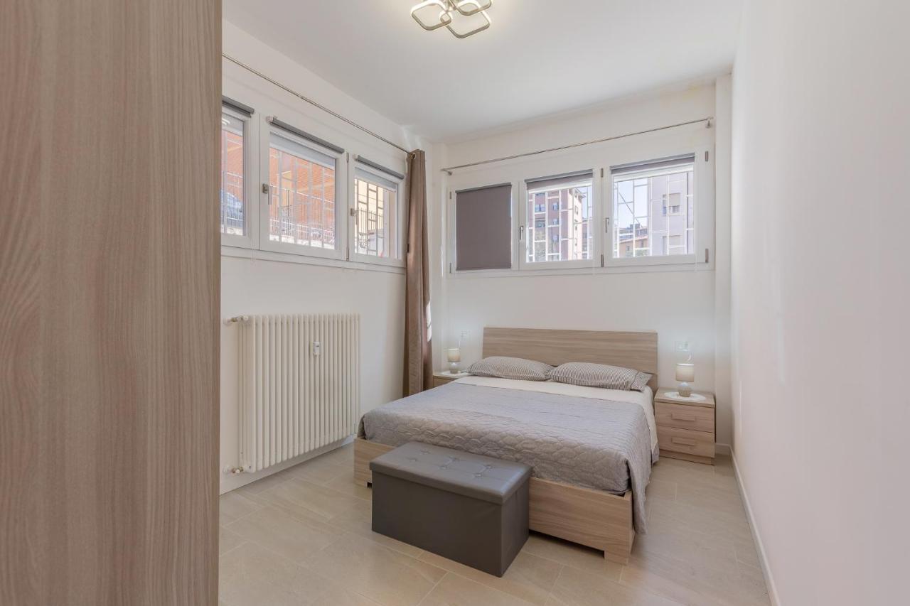 San Donato Fiere Essential Apartment W/Parking Bolonya Dış mekan fotoğraf