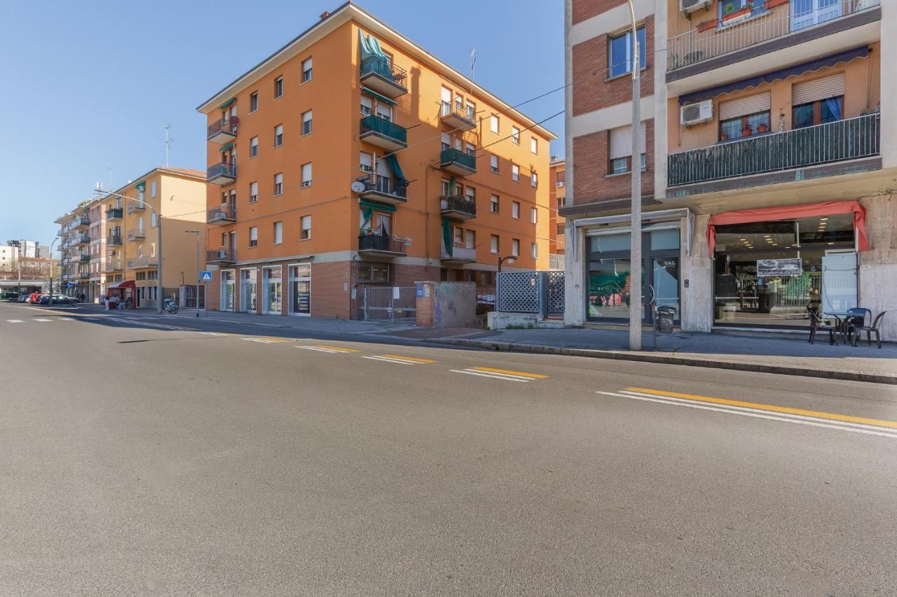 San Donato Fiere Essential Apartment W/Parking Bolonya Dış mekan fotoğraf